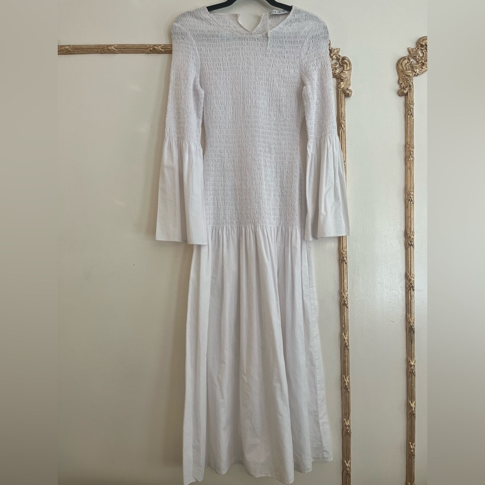Chic White Long Sleeve Dress
